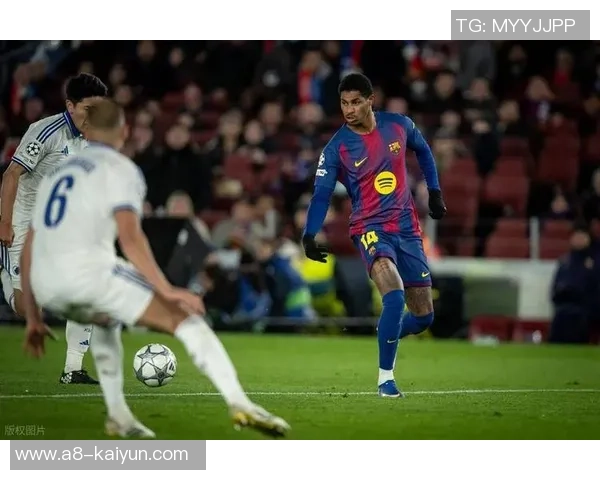 每体：埃尔切队中有三名巴萨布景球员，赛前赛后我们热心沟通